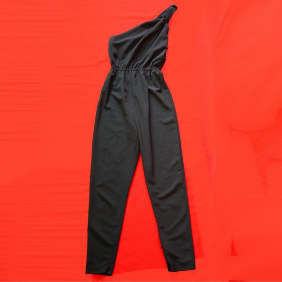 Guess by Marciano Pants - GUESS Black One Shoulder Jumpsuit XS Guess by Marciano Pants - GUESS Black One Shoulder Jumpsuit XS